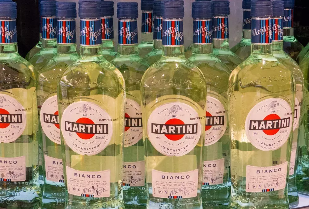 Классический "Мартини Бьянко" - как пить и закусывать правильно