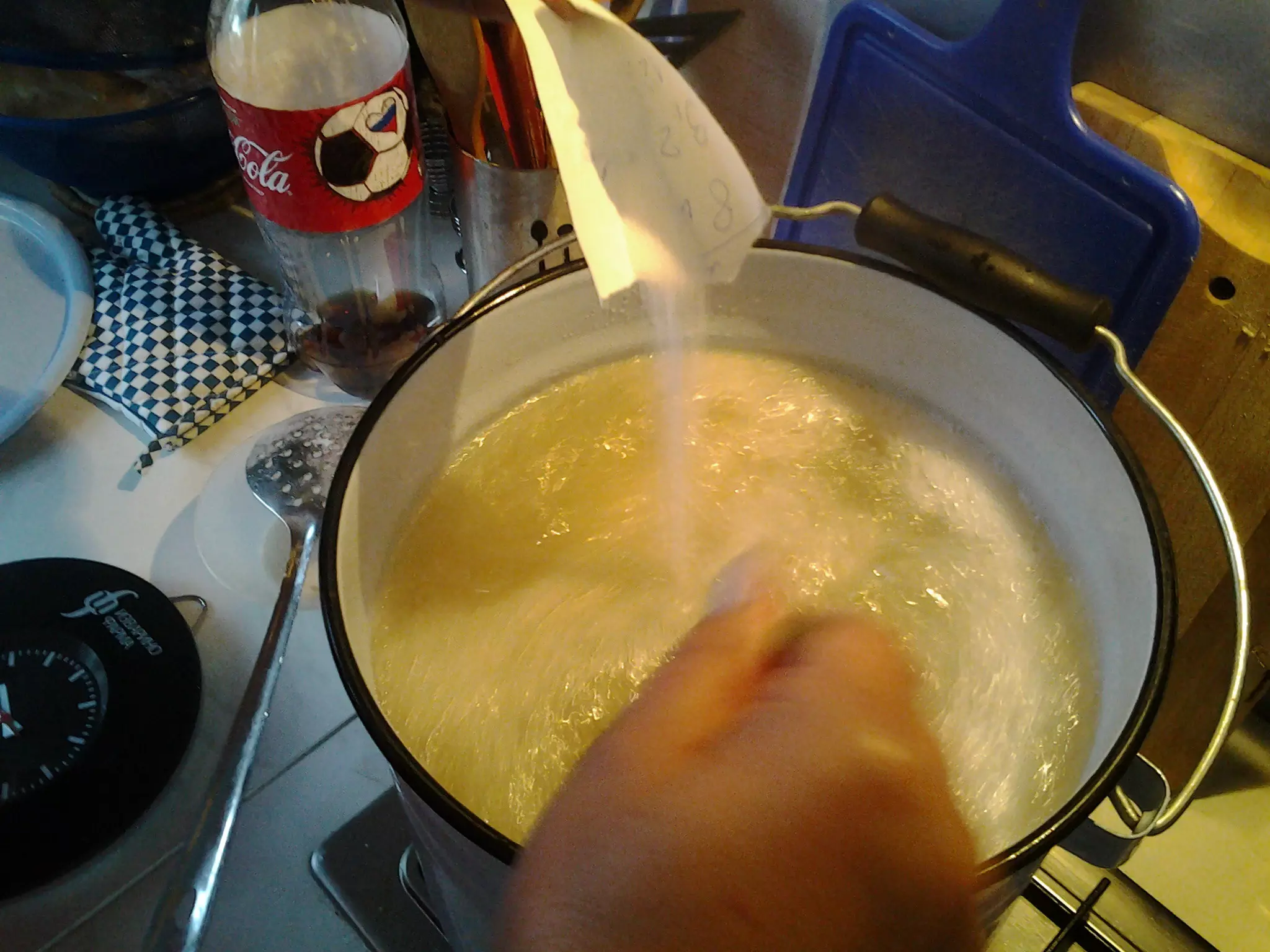 Приготовление браги для самогона из сахара. Сахарная Брага. Приготовление браги. Приготовление браги на сахаре. Инвертирование сахара для браги.