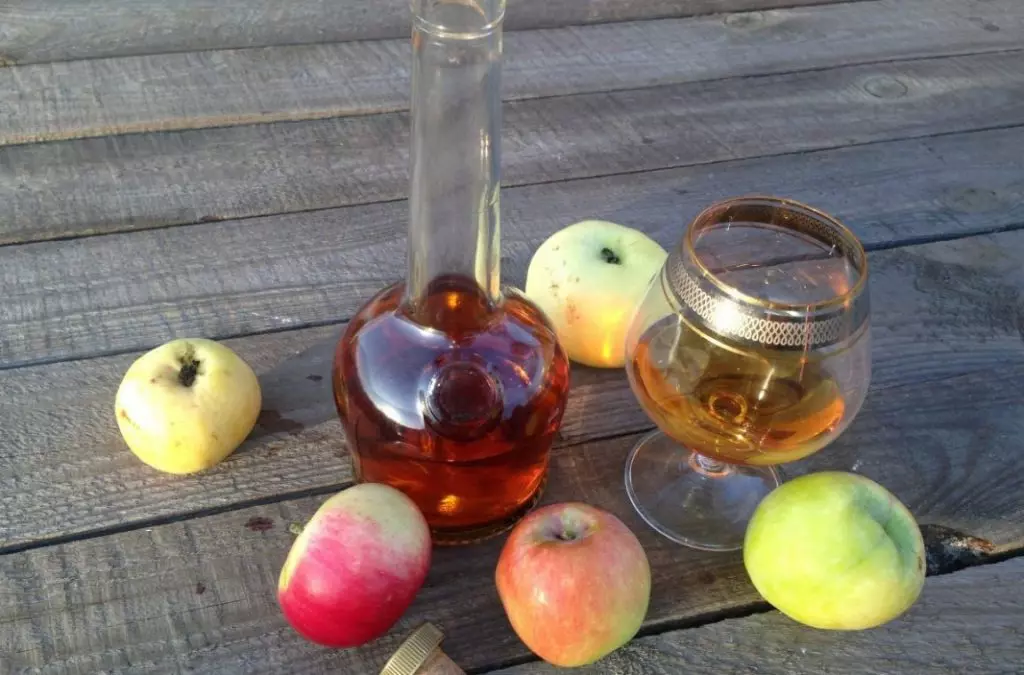 Вкусный рецепт самогона из яблок в домашних условиях