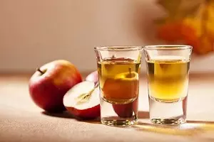 Шикарные рецепты яблочной настойки на самогоне - нельзя не попробовать