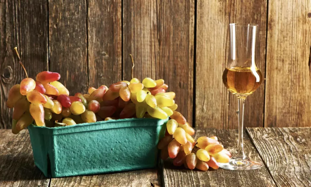 Нюансы и технология повторного использования виноградной мезги. Что из нее можно приготовить?