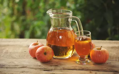 Как сделать домашнее вино из яблочного сока? Рецепты изготовления и особенности напитка